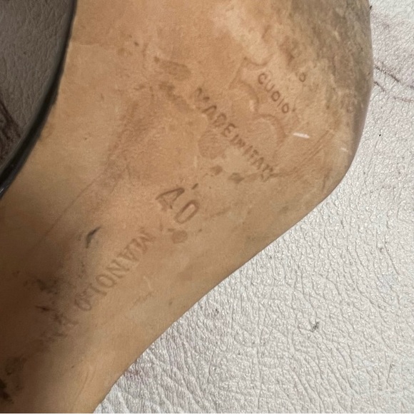 Authentic Manolo Blahnik Black Patent Strap Heeled Sandals Size 40 - Picture 11 of 11